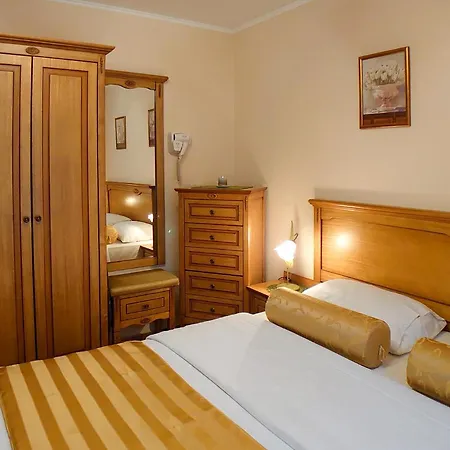 Helios 350m From The דירה סבטי ולאס