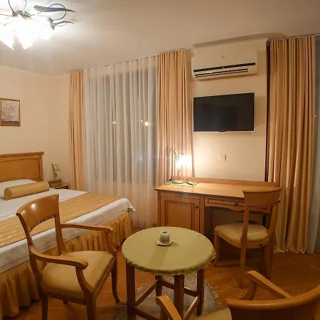 Appartement Helios 350m From The